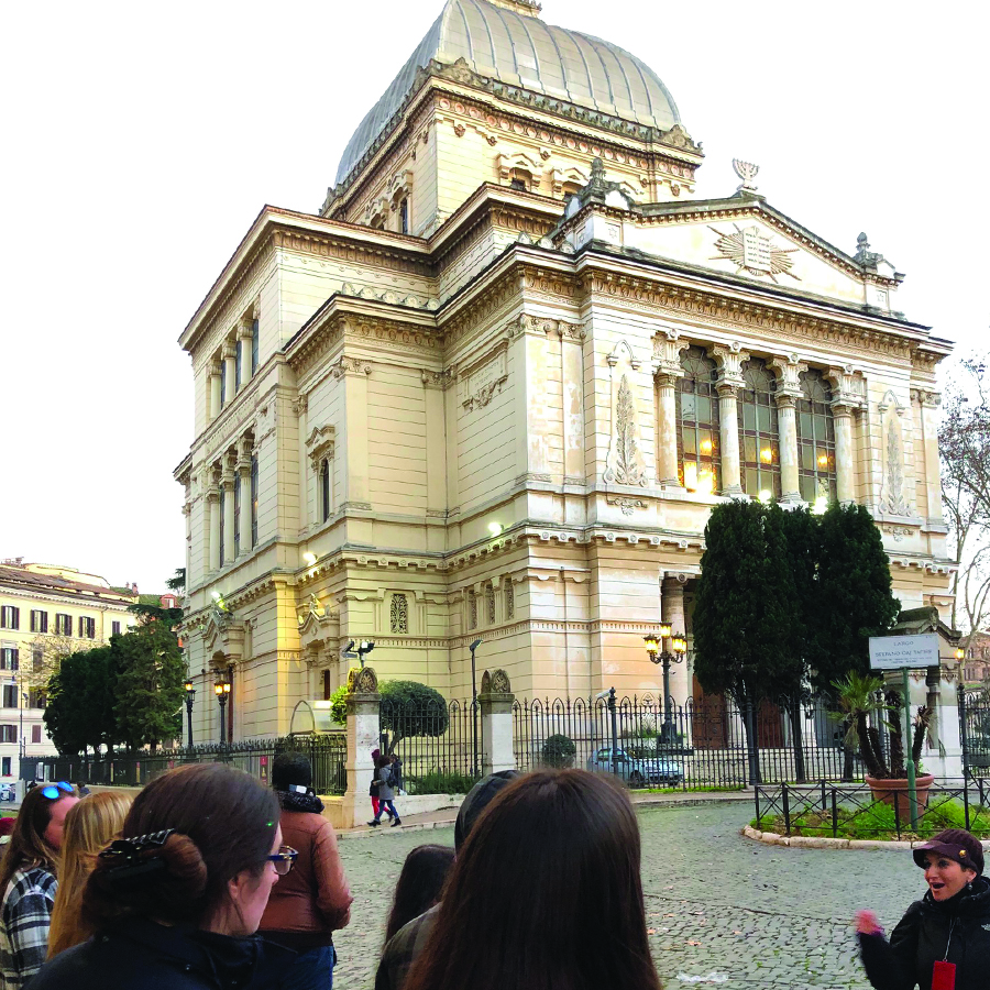 Silvia at the Great Synagogue, Main Temple